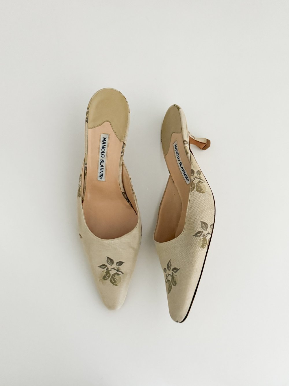 Manolo Blahnik Vintage Berry Mule Heels (US 10 / IT 40.5) — sororité.